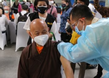 Pemerintah Gelar Vaksinasi Massal Bagi Tokoh Agama