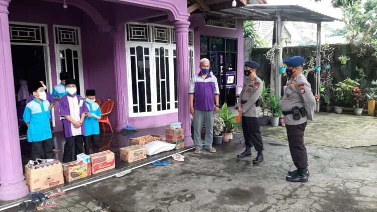 Polisi Sayang Anak Yatim, Den Gegana Brimob Banten Berikan Santunan ke Griya Yatim dan Dhuafa Serang