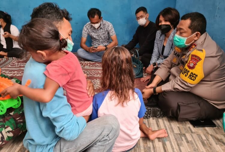 Polres Tangsel Beri Beasiswa Pendidikan Untuk Almarhum Prajurit TNI yang Tewas Ditembak di Cafe