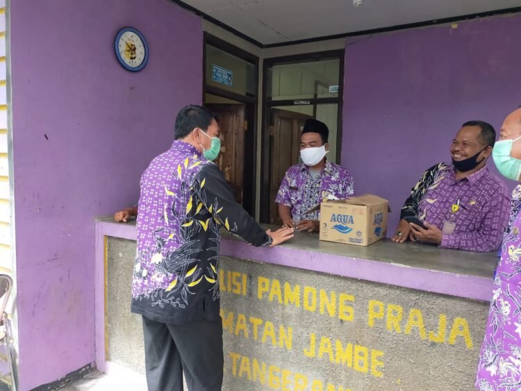 Posko PPKM Mikro Kecamatan Jambe Ditinjau Sekda Kabupaten Tangerang