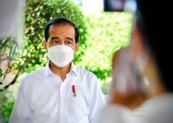 Presiden Bertemu Lima Gubernur Bahas Penguatan Pembatasan Kegiatan Masyarakat Level Mikro dan 3T