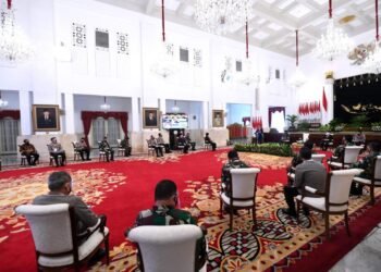 Presiden Jokowi Instruksikan TNI dan Polri Dukung Penuh Kebijakan Penanganan Pandemi