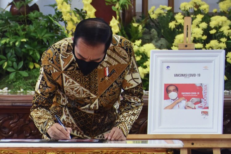 Presiden Luncurkan Program Konektivitas Digital 2021 dan Prangko Seri Gerakan Vaksinasi Nasional COVID-19