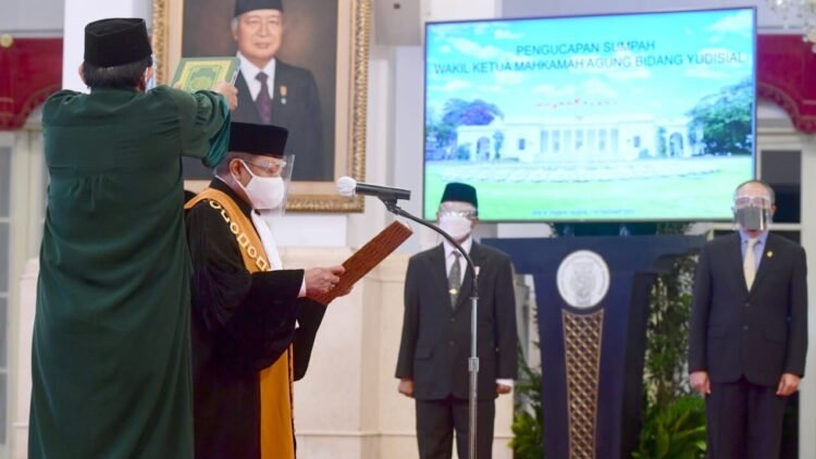 Presiden Saksikan Pengucapan Sumpah Wakil Ketua MA Bidang Yudisial