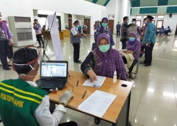 Ratusan Pegawai Pemkab Tangerang, TNI dan Polri Divaksinasi