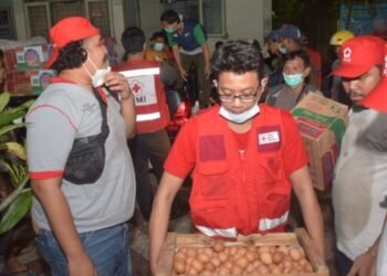 Sambangi Korban Banjir, PMI Kota Tangerang Suplai Logistik