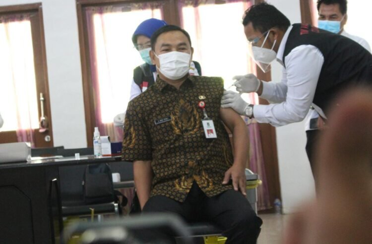 Wabup Tangerang Bersama Forkopimda Vaksinasi Covid-19 Tahap Kedua