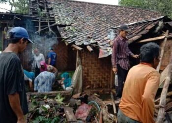 8 Kecamatan Disapu Puting Beliung, 50 Rumah Rusak