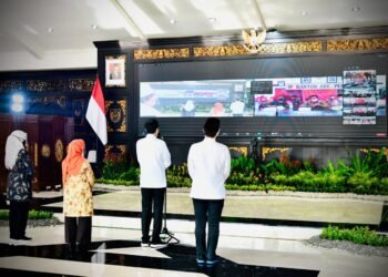 Presiden Jokowi Tinjau Vaksinasi Massal di Jombang