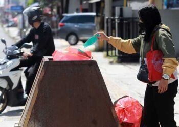 Jangan Buang Masker Sembarangan, Pemda Jangan Abai Berbahaya Jika Tak Diurus