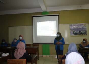 PKM di SMK Pustek Serpong, Mahasiswa UNPAM Ajak Pengurus OSIS Kelola Organisasi dengan Manajemen yang Baik