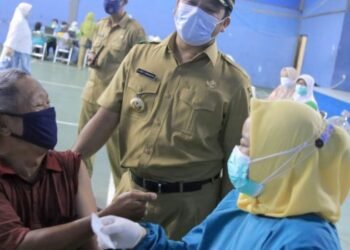 4.800 Vaksin Siapkan Disuntikan ke Lansia Tangerang