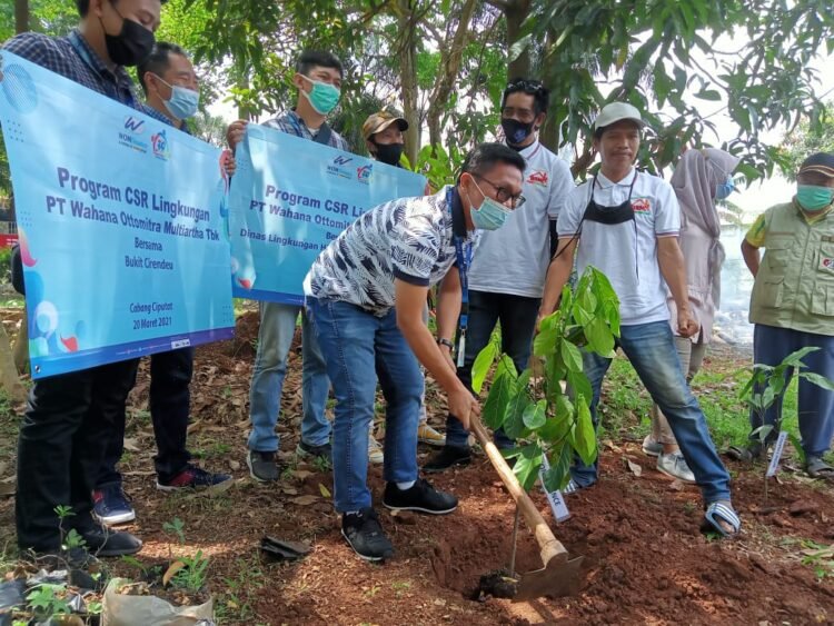 Aksi Peduli Lingkungan Hidup, WOM Finance Tanam Seribu Pohon untuk Penghijauan