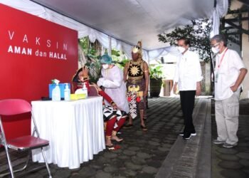 Di Yogyakarta, Sang Petruk dan Gatotkaca Ikuti Vaksinasi COVID-19 serta Taati Protokol Kesehatan