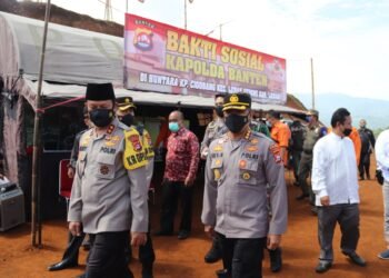 Kapolda Banten Berikan Bantuan dan Tinjau Huntara di Lebak