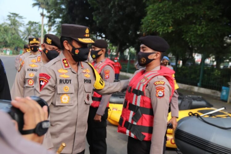 Kapolda Banten Cek Kesiapsiagaan Personel dan Peralatan Bencana di Kabupaten Lebak