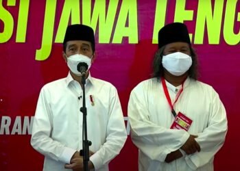 Peninjauan Vaksinasi Massal COVID-19 bagi Ulama, Tokoh Lintas Agama, dan Santri, 10 Maret 2021, di Masjid Agung Jawa Tengah, Kota Semarang