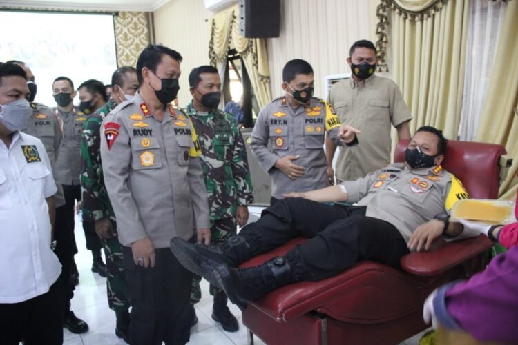 Polda Banten Bersama FKPD Provinsi Banten membuka acara Gerakan Bersama Donor Plasma Konvalesen