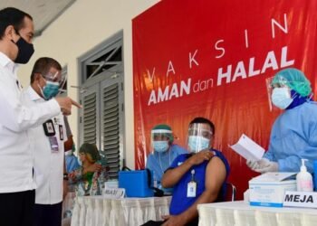 Presiden Jokowi Tinjau Vaksinasi Massal di Kota Yogyakarta
