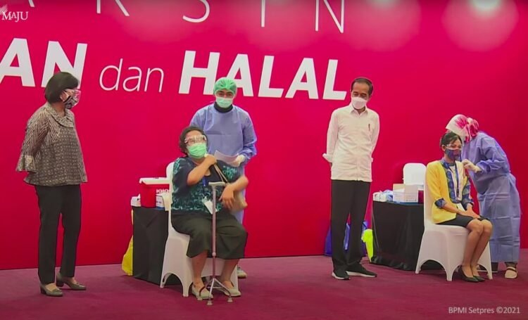 Presiden Tinjau Vaksinasi Besar-Besaran Bagi Pelaku Perbankan dan Pasar Modal