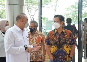 Prioritaskan Lansia Divaksin, Menkes Puji Pemkab Tangerang