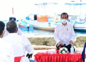 Saat Presiden Jokowi Dengarkan Curhat Nelayan Maluku