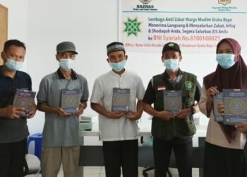 Warga Muslim Graha Raya Wakafkan 500 Lebih Al-Qur’an