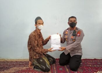 Kabid Humas Polda Banten Saba Pesantren, ke Pondok Pesantren Riyadhul Alwiyah