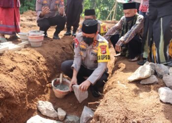 Kapolda Banten Lakukan Peletakan Batu Pertama Pembangunan Ponpes Al Mubarok