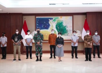 Kemlu Serah Terimakan Empat ABK Korban Penyanderaan Abu Sayyaf ke Keluarga