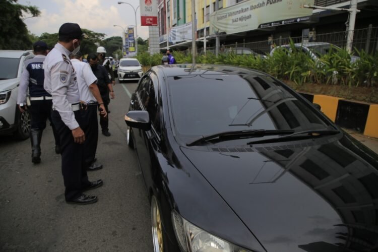 Parkir Sembarangan, Ratusan Kendaraan Digembosi Dishub Kota Tangerang