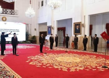 Presiden Jokowi Lantik Menteri Investasi, Mendikbudristek, dan Kepala BRIN