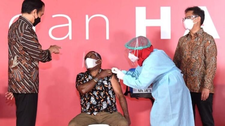 Presiden: Semoga Bisa Terlindungi dari Covid-19