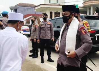 RESMIKAN ‘TAJUL FALAH’, KAPOLRI SIGIT DIKALUNGI SORBAN