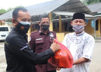 Tim Warung Jumat Polda Banten Kunjungi Panti Asuhan Yatim Piatu Baiturrahman, Salurkan Paket Sembako