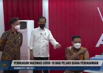 Tinjau Vaksinasi Bagi Pelaku Usaha Perdagangan, Presiden: Selalu Memakai Masker Ke Mana Saja