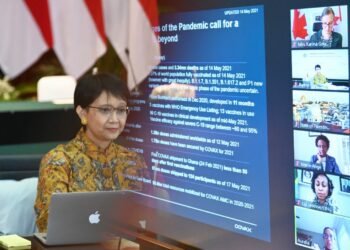 Pimpin Pertemuan COVAX, Menlu RI Dorong Peningkatan Kapasitas Produksi Vaksin