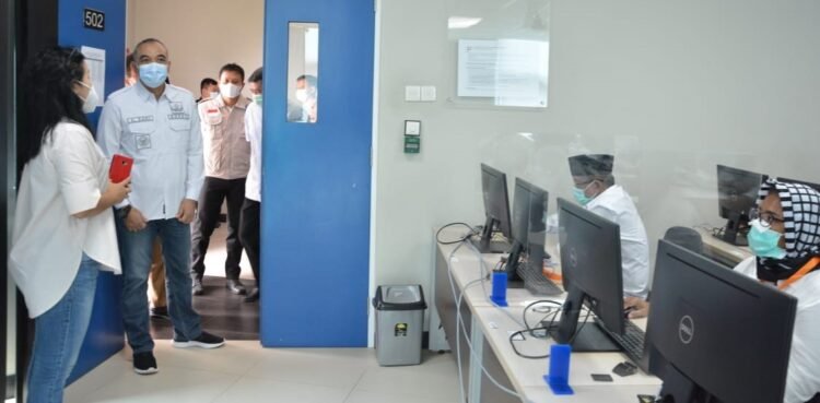 Bertempat di Kampus UMN, Bupati Zaki Pantau Pelaksanaan Tes Bakal Calon Kades