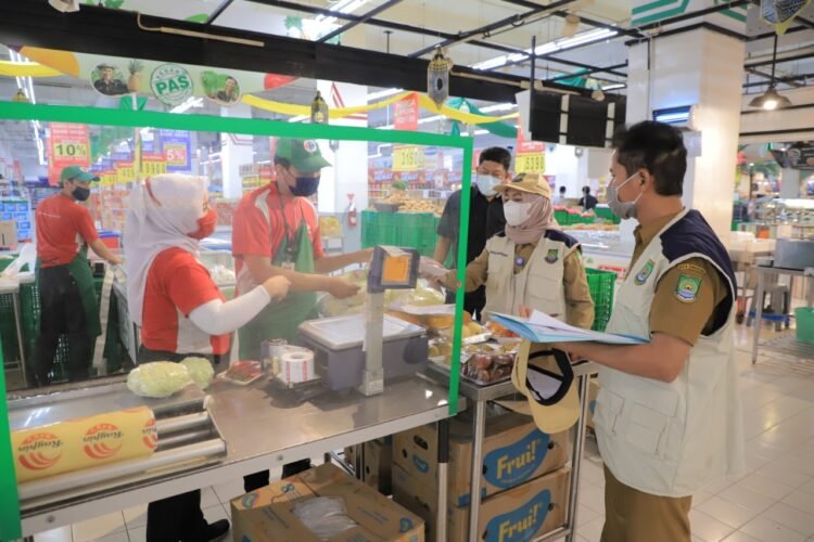Disperindag Kota Tangerang Temukan Makanan Kedaluarsa saat Sidak di Pasar Modern dan Toko Retail