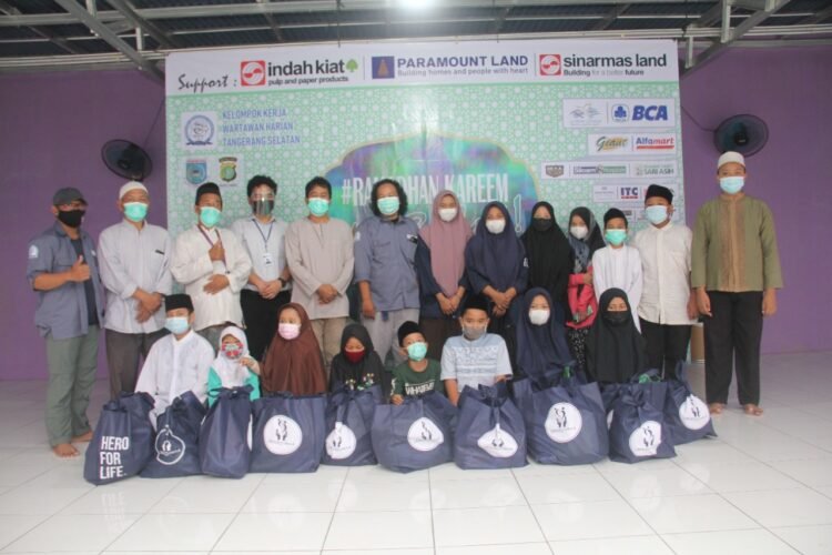 Pokja Wartawan Harian Tangsel-Paramount Land Santuni Ratusan Yatim Piatu