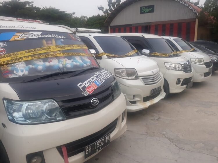 Polda Banten Amankan 9 Kendaraan Travel Gelap