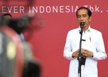 Presiden Jokowi Tinjau Pelaksanaan Perdana Vaksinasi Covid-19 Gotong Royong untuk Pekerja