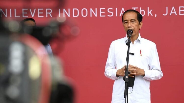 Presiden Jokowi Tinjau Pelaksanaan Perdana Vaksinasi Covid-19 Gotong Royong untuk Pekerja