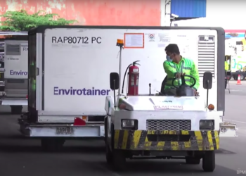 Tahap Ke-14, Delapan Juta Bahan Baku Vaksin COVID-19 Kembali Tiba di Tanah Air