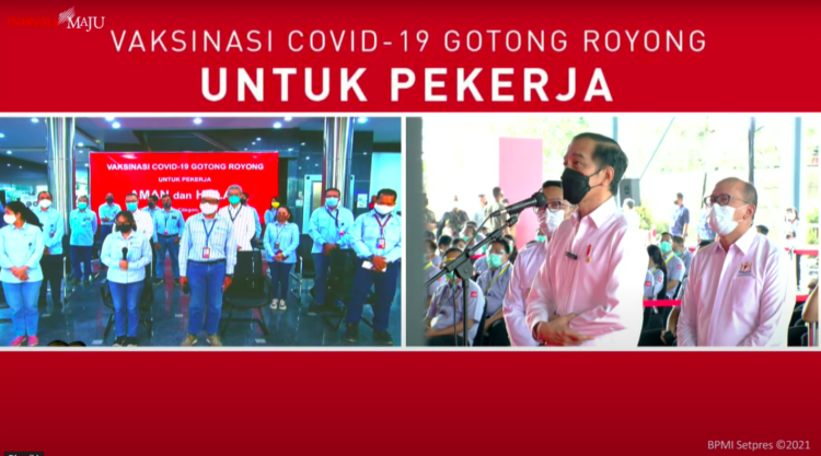 Tinjau Vaksinasi Gotong Royong untuk Pekerja, Presiden: Semoga Produksi Kembali Normal