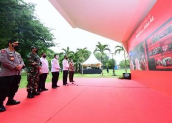 Tinjau Vaksinasi Massal Serentak di Kepri, Presiden: Semoga Segera Tercapai Kekebalan Komunal