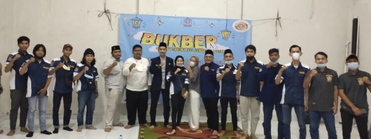 Top! Karang Taruna Lengkong Wetan Santuni Anak Yatim dan Ziarah Bersama