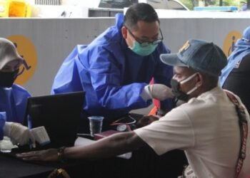 Vaksinasi Tahap II untuk Buruh dan Mahasiswa Papua Dilakukan di Polres Tangsel