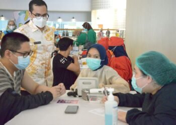Wakil Walikota Tangsel Tinjau Vaksinasi Tahap Kedua di Teras Kota BSD