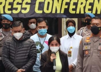 Wanita Maki-maki Petugas saat Diputar Balik di Cilegon Minta Maaf